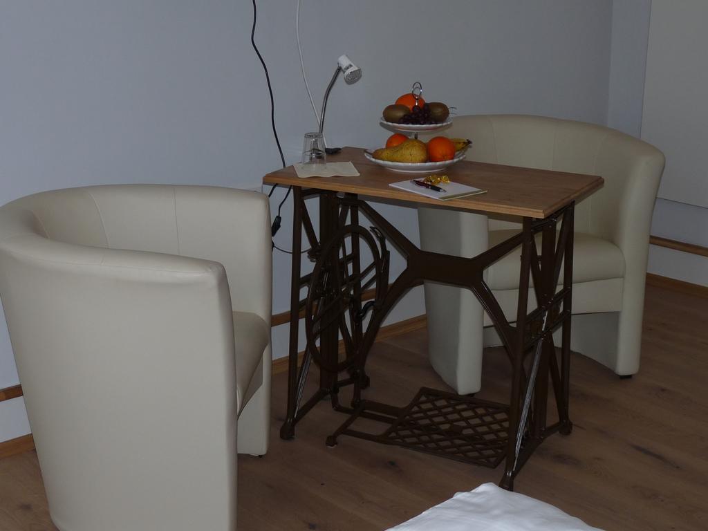 Gaestehaus "Unsere Stadtvilla" Hechingen Cameră foto